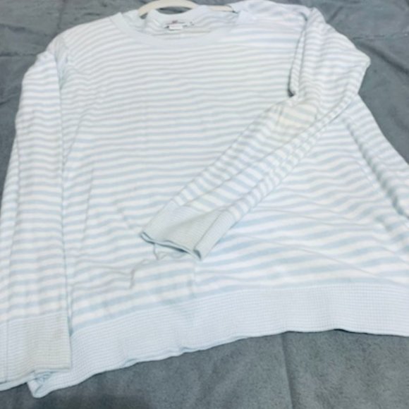 Vineyard Vines Blue and white  striped sweater - Picture 7 of 8